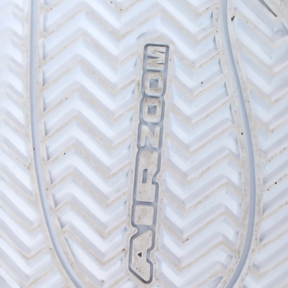 Nike Men's Book Chapter One Sneakers - Picture 9 of 12